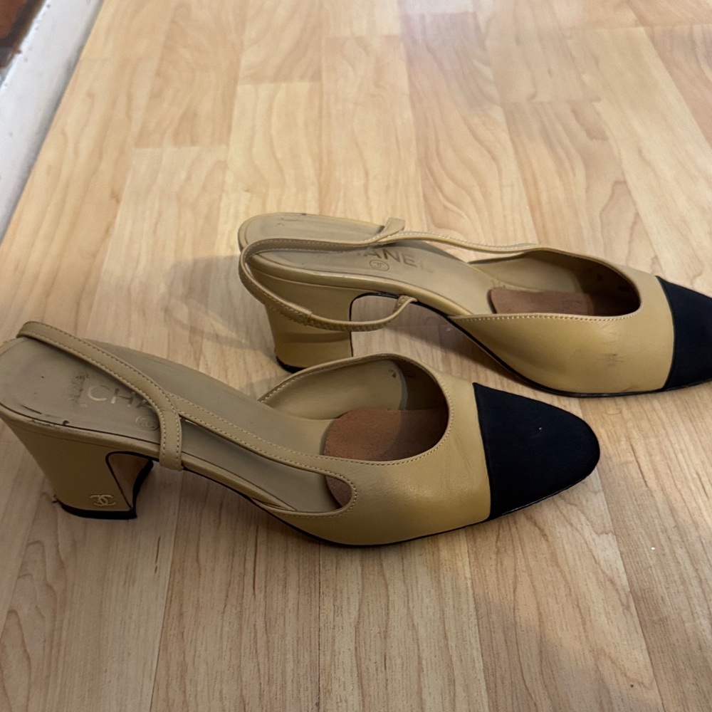CHANEL Tan and Black Slingback Heels